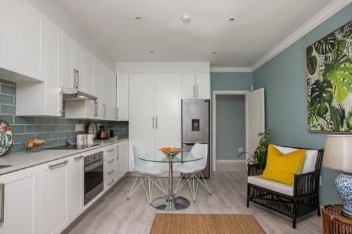 יוהנסבורג 37 Alexandra Avenue, Self Catering Executive Apartment No Load Shedding And Water Outages מראה חיצוני תמונה