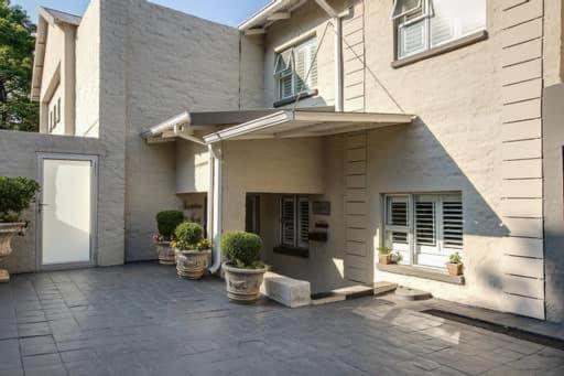 יוהנסבורג 37 Alexandra Avenue, Self Catering Executive Apartment No Load Shedding And Water Outages מראה חיצוני תמונה